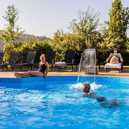 Lazensky A Wellness Hotel Nivamare لوهاكوفيس المظهر الخارجي الصورة