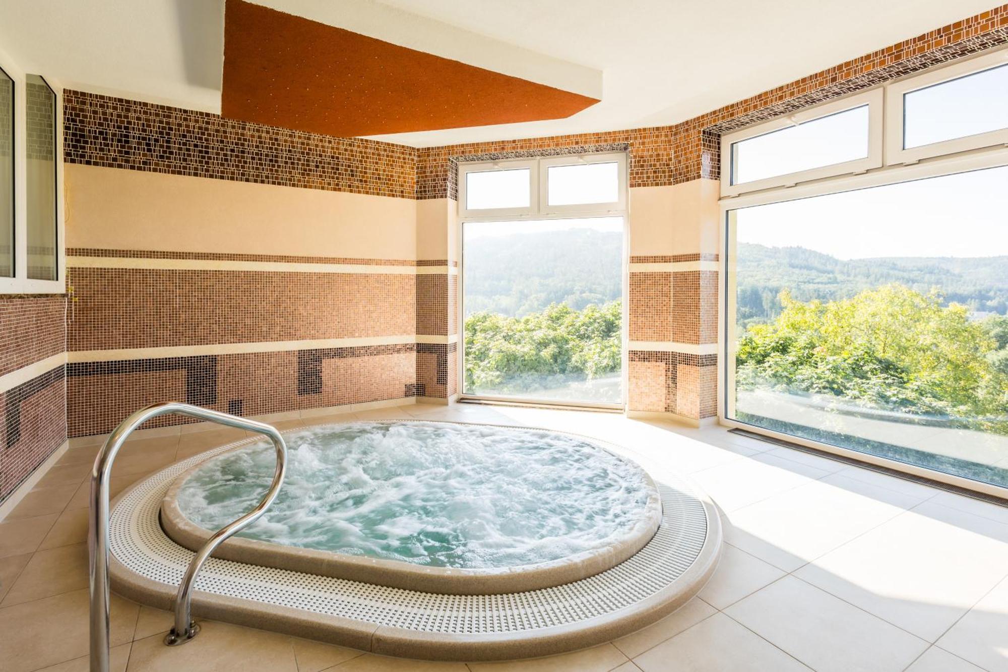 Lazensky A Wellness Hotel Nivamare لوهاكوفيس المظهر الخارجي الصورة