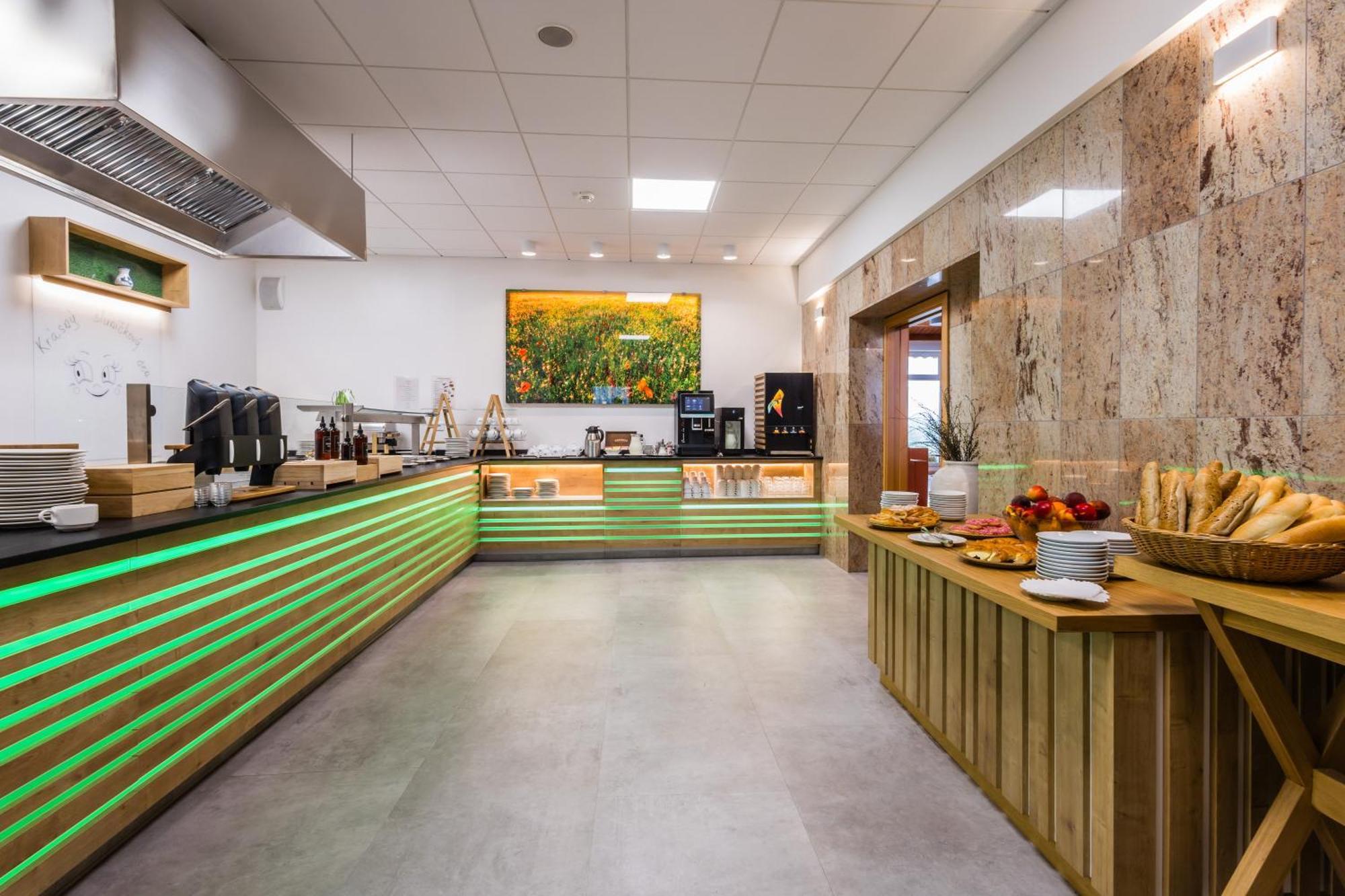 Lazensky A Wellness Hotel Nivamare لوهاكوفيس المظهر الخارجي الصورة